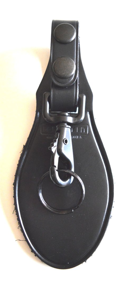 KEY HOLDER WITH LEATHER FLAP