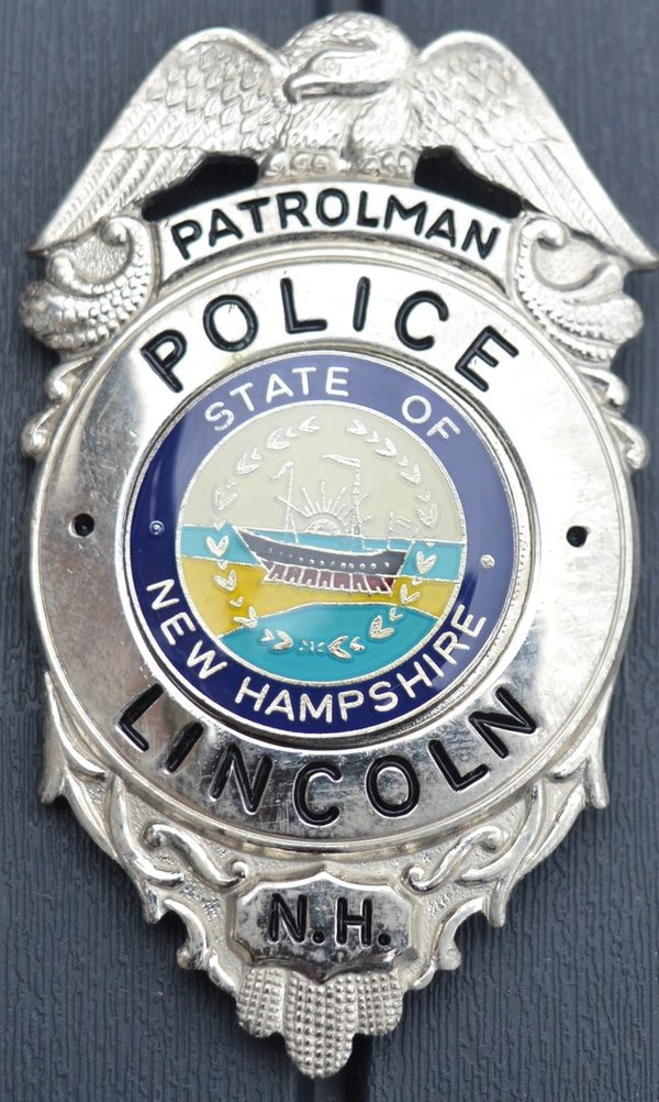 PATROLMAN LINCOLN POLICE BADGE