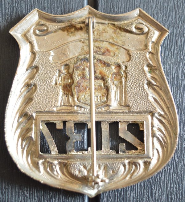 NEW YORK JUSTICE DEPARTMENT COURT OFFICER BADGE