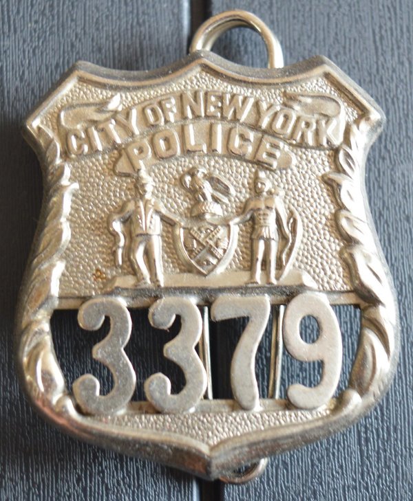 NEW YORK CITY POLICE BADGE 3379